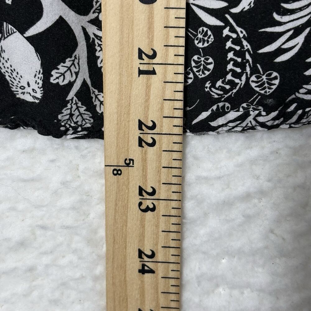 Nature Print Sleeveless Trapeze Blouse Women's Sz XS Black White Floral Old Navy - Picture 8 of 8